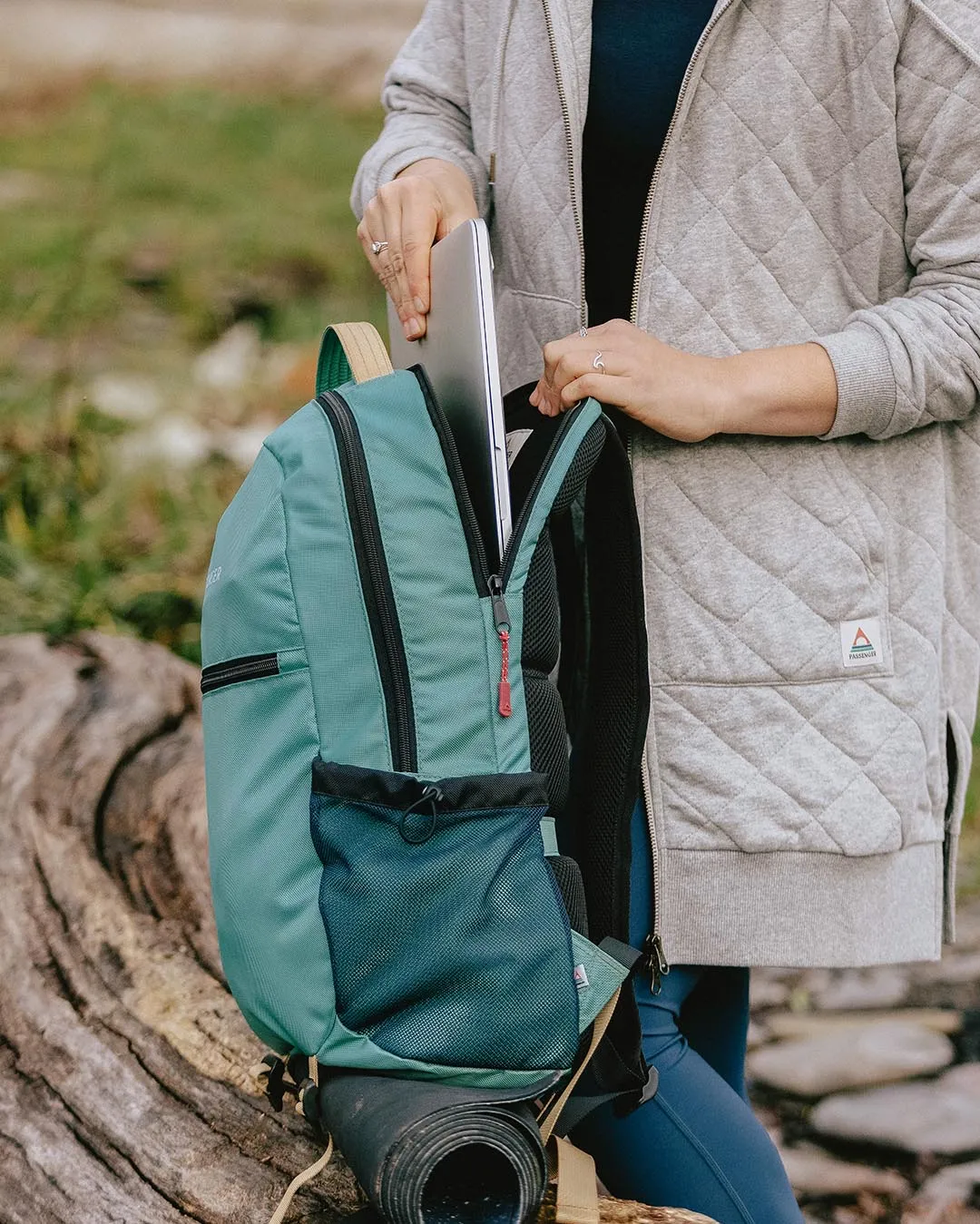 Canyon Recycled 25L Backpack - Deep Sea