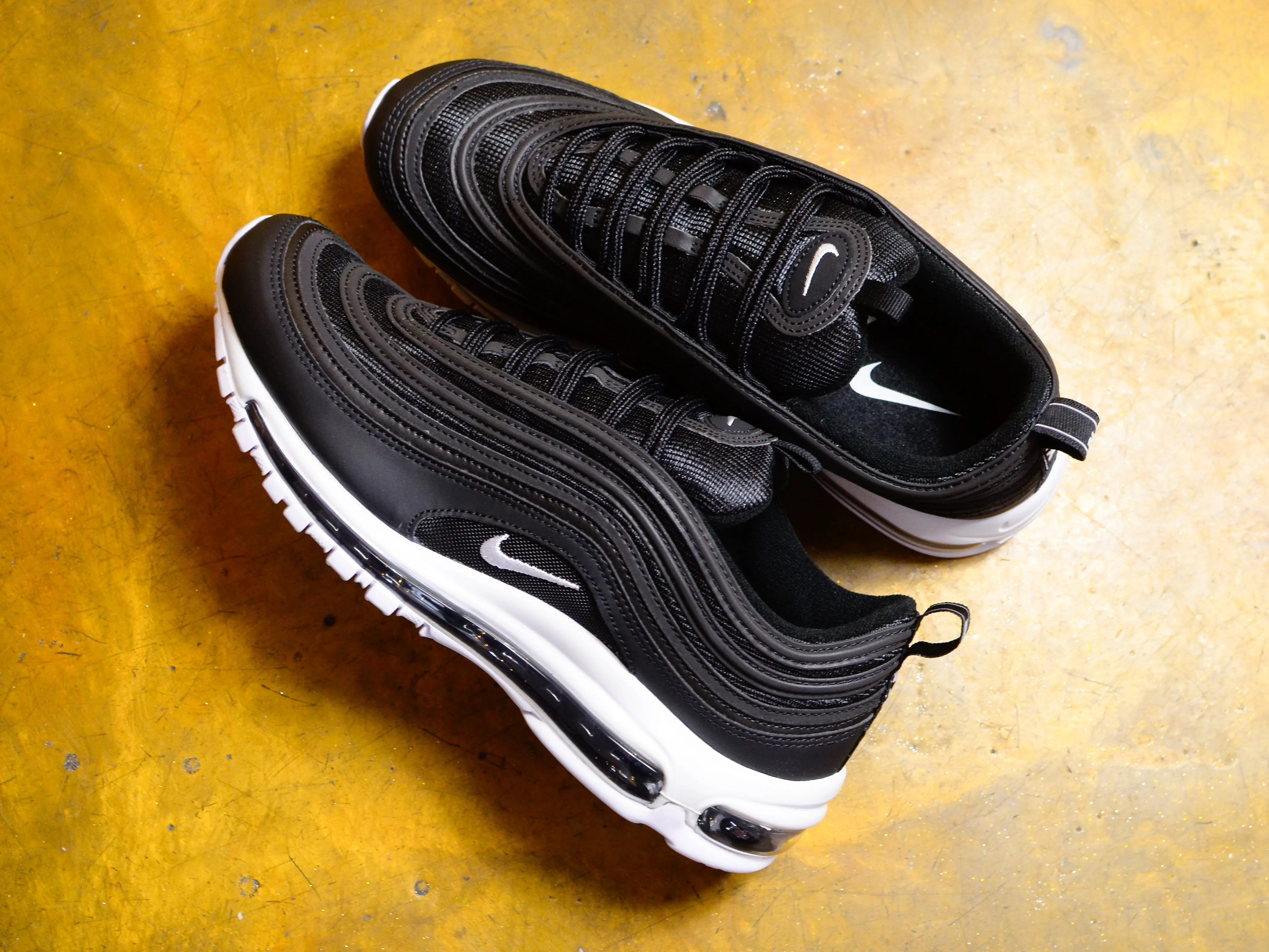 Nike Air Max 97 - Black / White