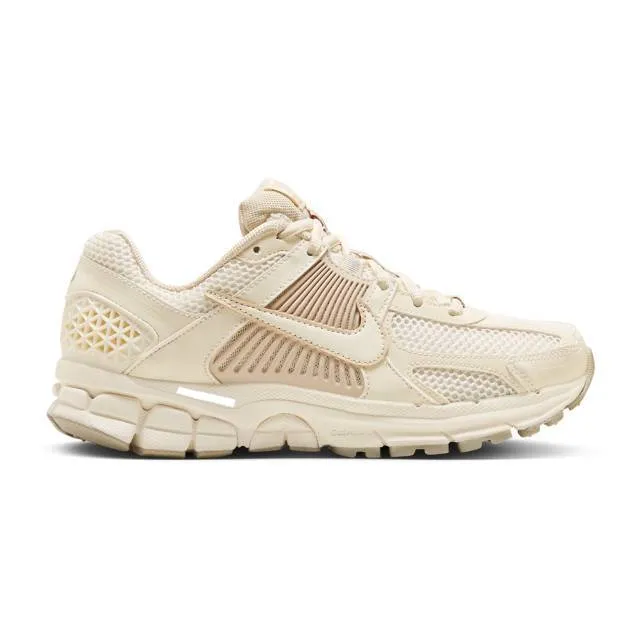 Nike women's air zoom vomero 5 (sail light orewood brown/ tan brown/ cream/ sail/ light orewood brow